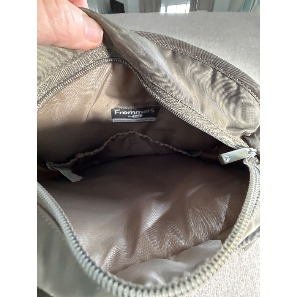 Frommer's by Lug‎ Gray Nylon Crossbody Travel Messenger Bag 0340-A - Picture 6 of 9